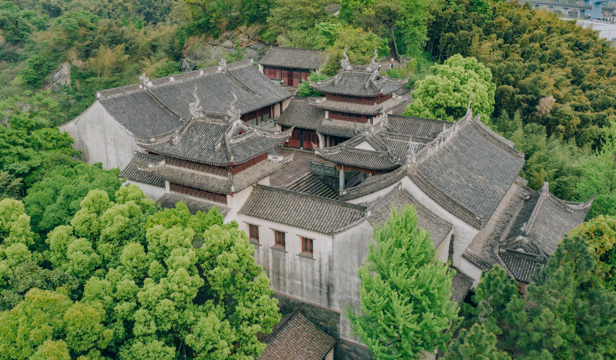 慈城清道观历史悠久,据县志记载,最早建于唐代天宝八年即公元749年,主