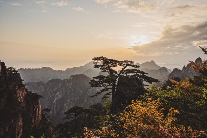 爬黄山的正确姿势 30 CoUBYGCg4xWAa0o ABFGzyG 6O882