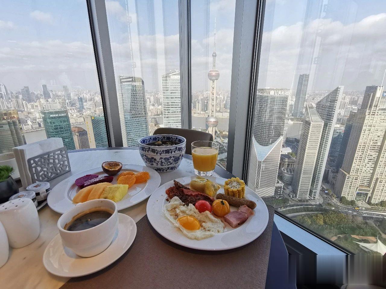 金茂87层餐厅图片