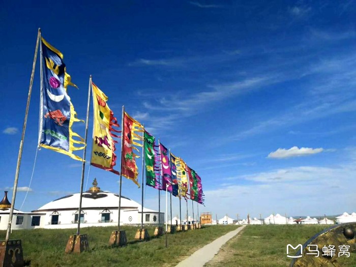 呼伦贝尔大草原，住宿在蒙古包是什么体验？有没有不方便的？ 