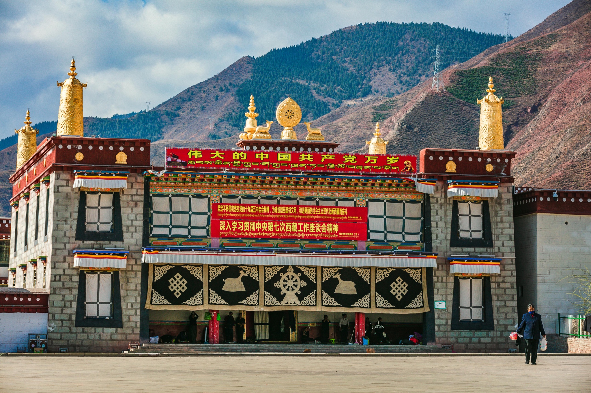 除了有佛教寺庙,02昌都02还有一座