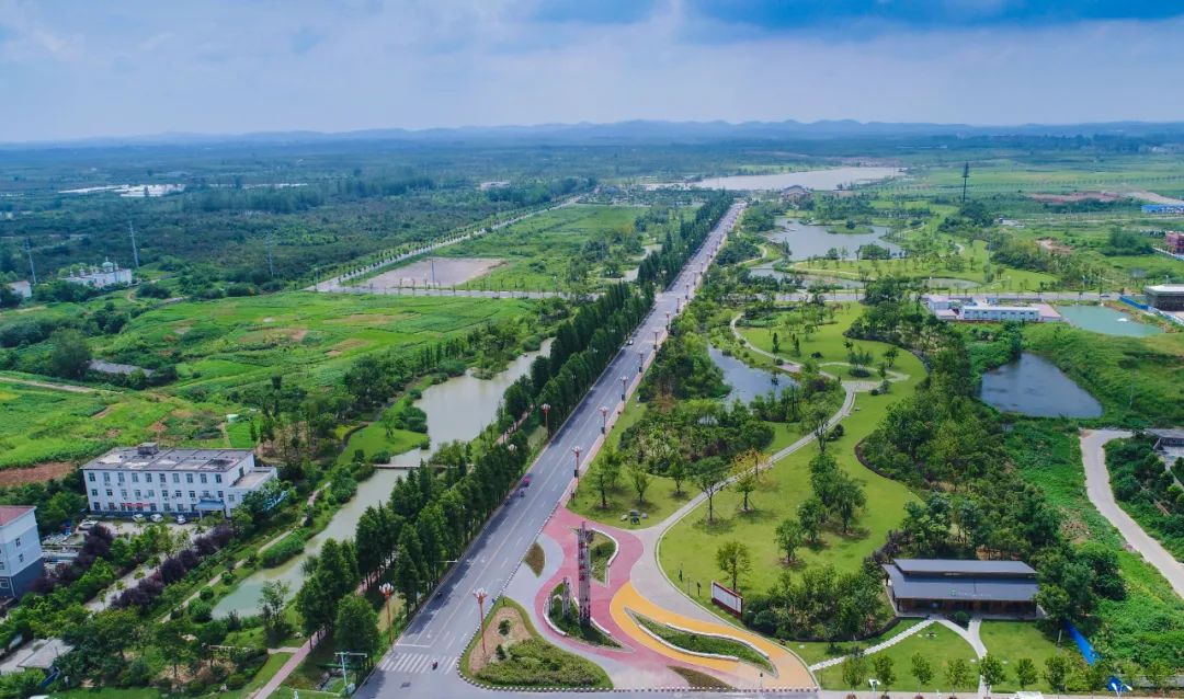 小井庄位于安徽省肥西县境内,因庄前有一口建于清光绪二年间的水井而