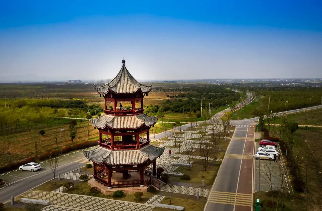 小井庄位于安徽省肥西县境内,因庄前有一口建于清光绪二年间的水井而