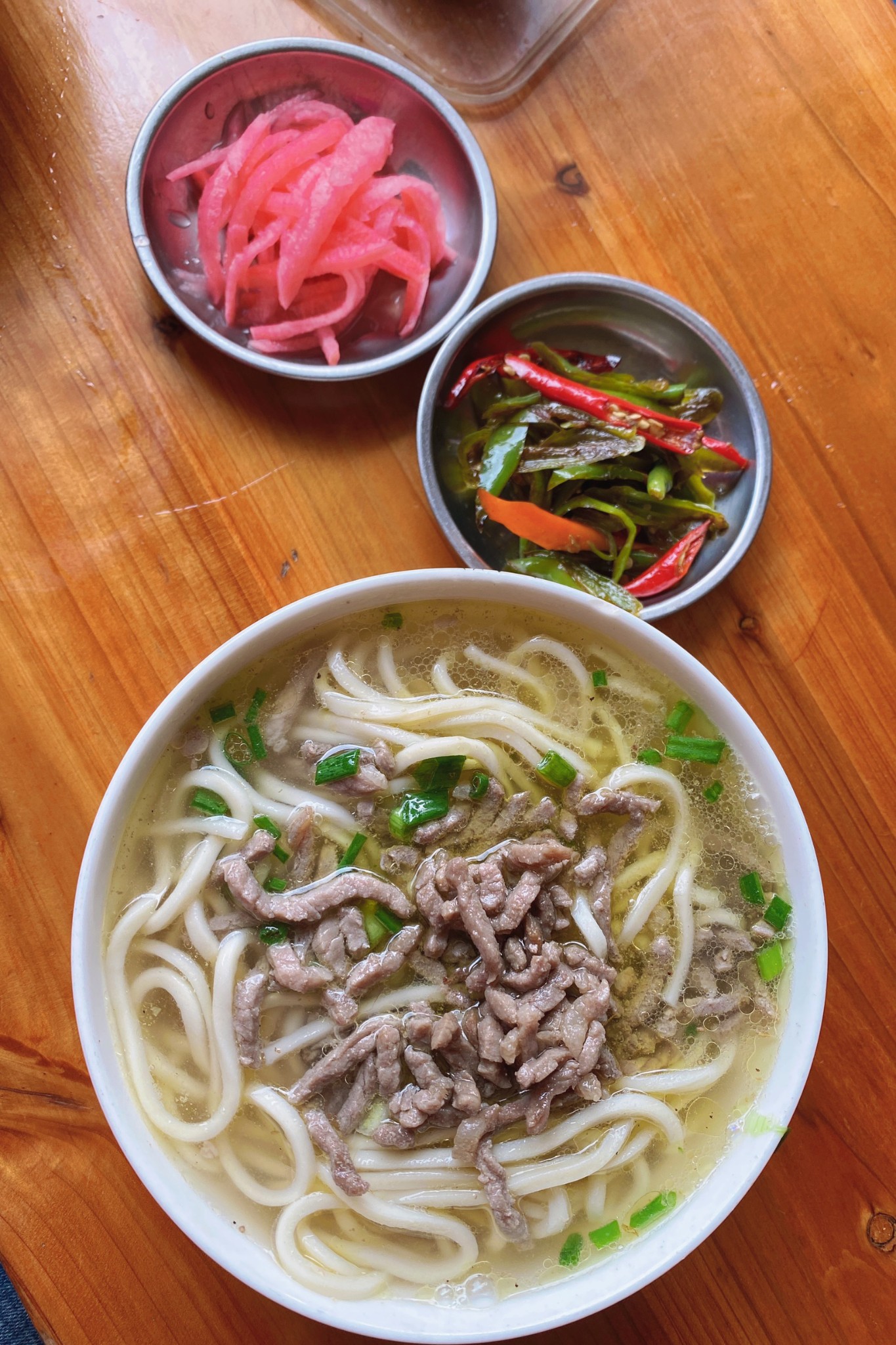 加加面是芒康盐井的特色美食.