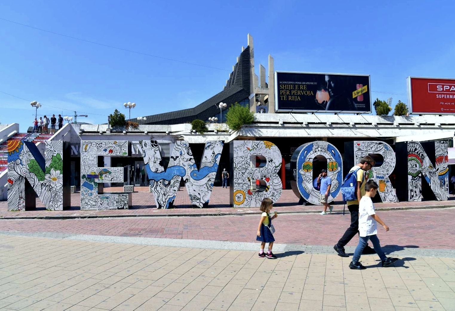 中欧,东欧和巴尔干等28国46天自由行之十八:科索沃_游记