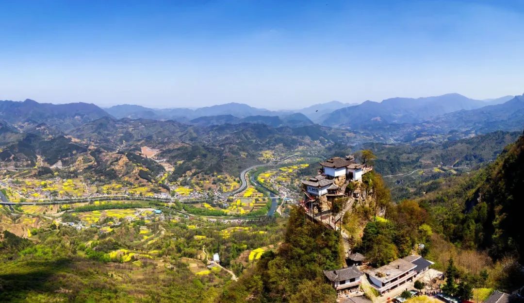 宁强县位于陕西省西南角,汉中市西部,北依秦岭,南枕巴山,毗邻四川