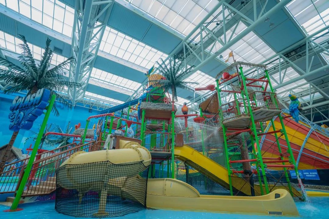 在青岛水上乐园,清凉一夏