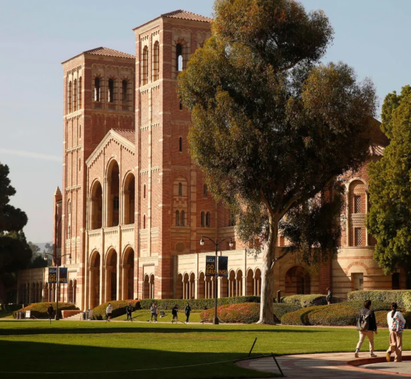 Los Angeles Fun & Adventure Guide 07: A Tour of Picture-Perfect Campuses