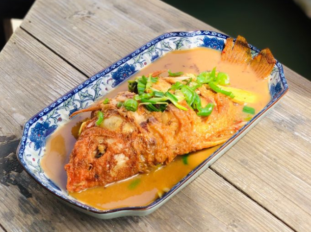 上饶美食-婺源忘景楼