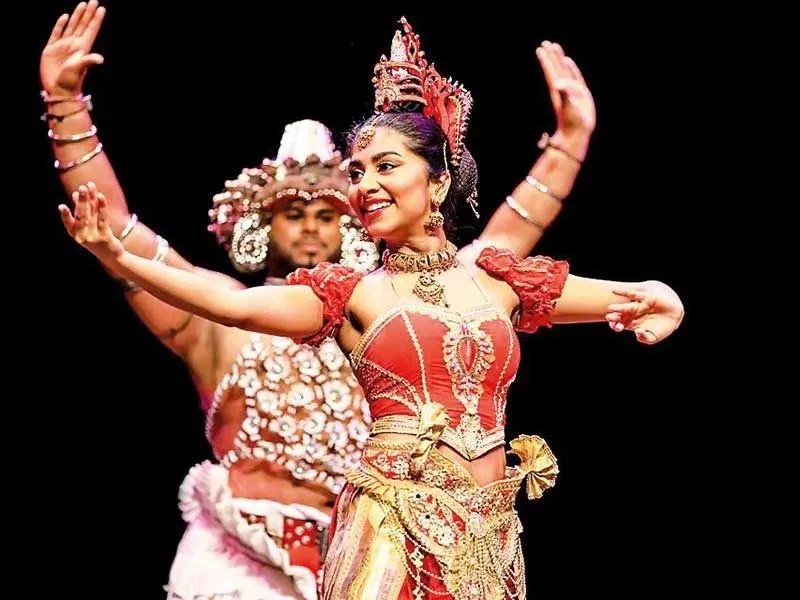 康提舞是斯里兰卡僧伽罗族传统舞蹈中最有代表性的舞蹈派别,是僧伽罗