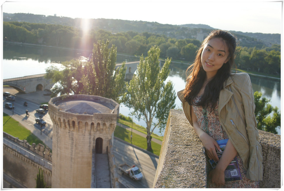 云中有个开心的龙