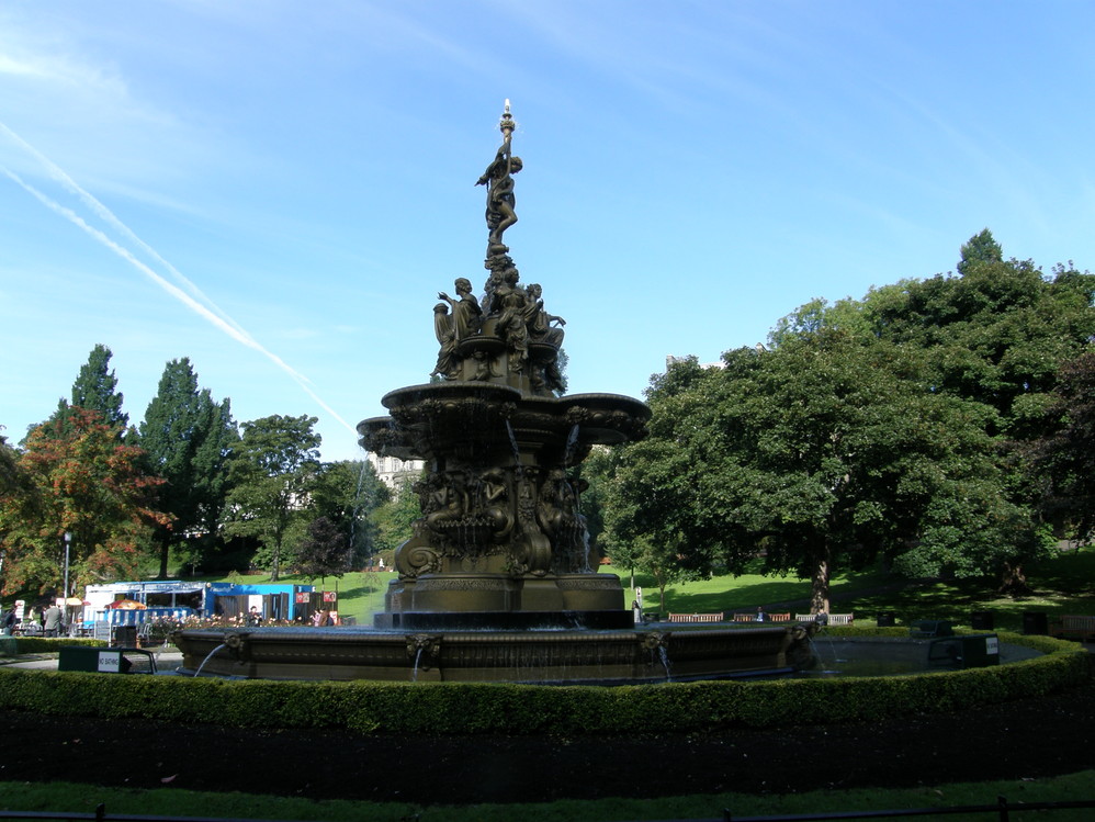 地铁站是knightbridge)8,  维多利亚  与艾伯特博物馆victoria&albert