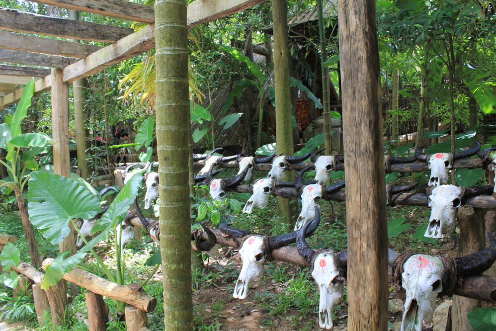 槟榔谷:黎族人还会钻木取火的槟榔谷:服饰很美哦～槟榔谷:黎锦秀槟榔