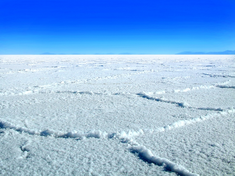 天空之镜乌尤尼盐沼uyunisaltflatbolivia