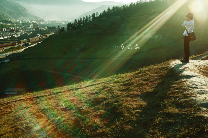 了个mm看到了十一世班禅额尔德尼·确吉杰布,三步一岗,上千规模的警卫