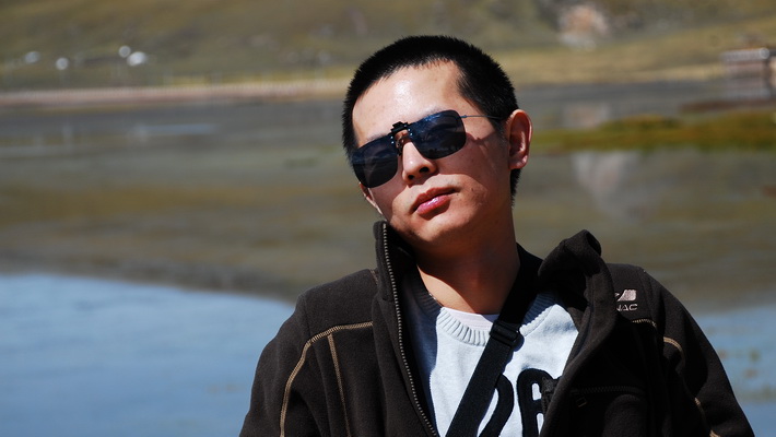 随风飘荡的羽毛