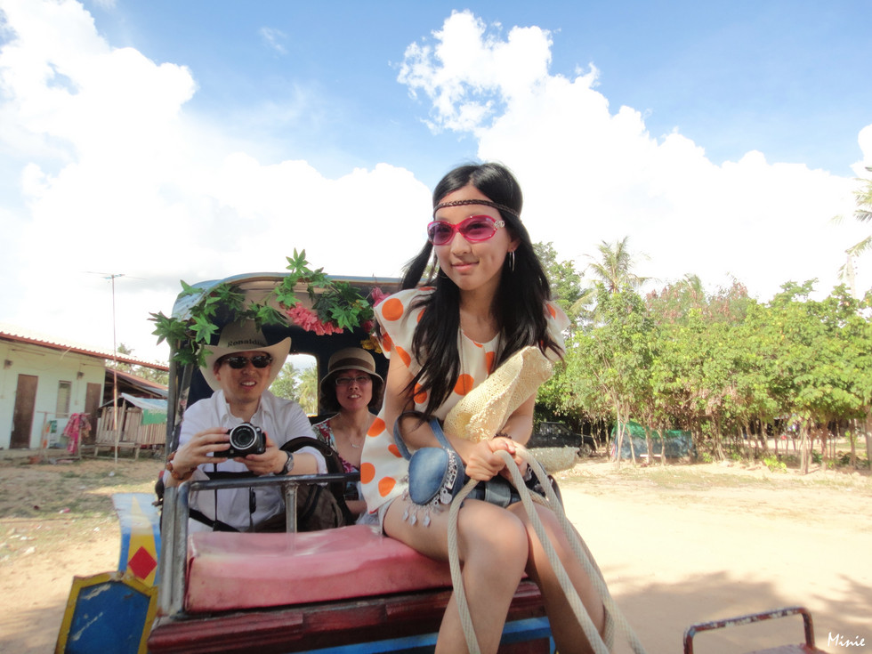 爱旅游的小姐姐