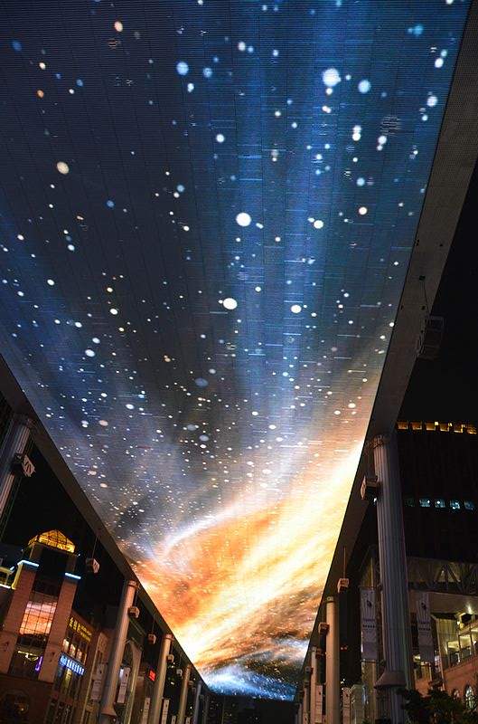 全北京向上看世贸天阶天幕201210