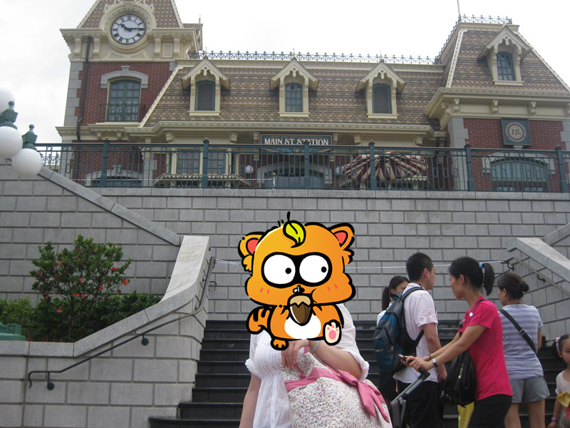 2011年06月12日-香港迪士尼重温孩童时期巧妙之旅