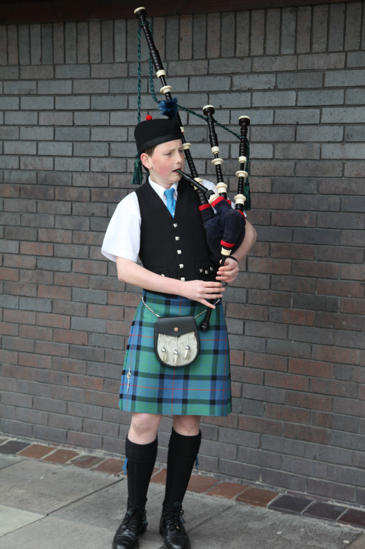 苏格兰高地游风笛悠悠格裙美