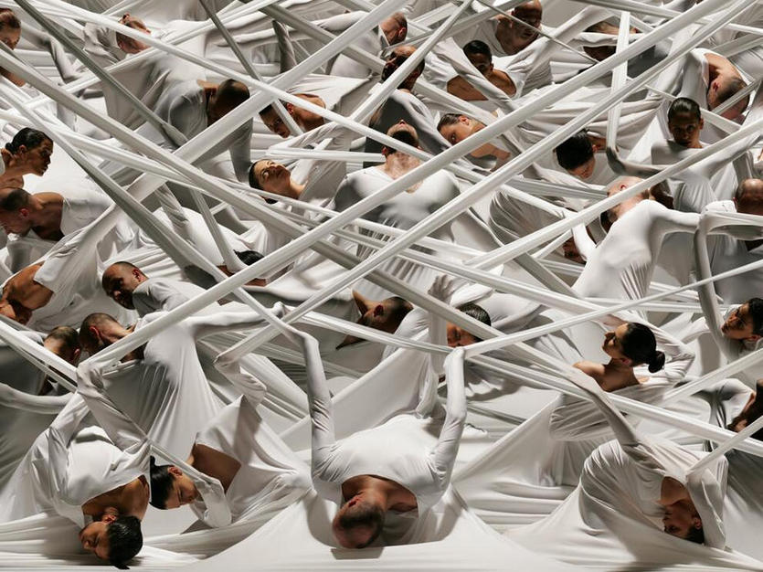 国外诡异的人体组合造型密集恐惧症慎入啊