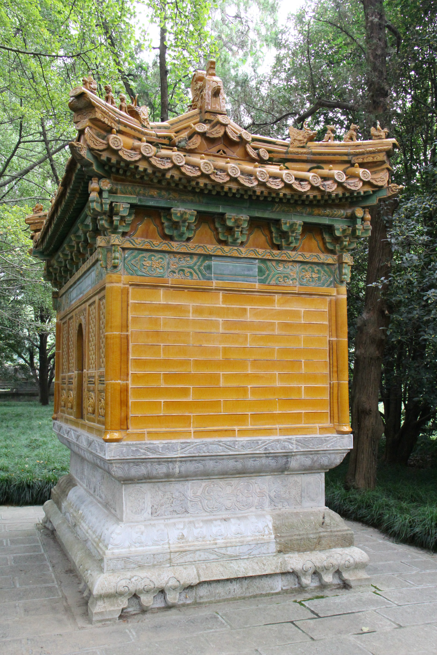 室内红门明楼宝顶花忘名了通往陵墓的最后一道屏障太祖一生滥杀太多