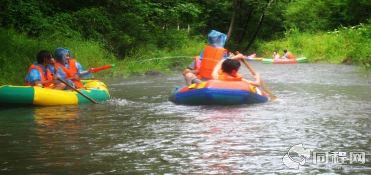 长白山奶头河漂流