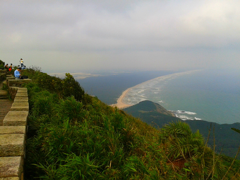 海南銅鼓嶺景區這兩個哥走得比我快哦海南銅鼓嶺景區這張讓我想到天路