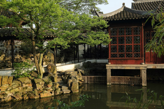 卅六鸳鸯馆,拙政园西园的主要厅堂,和十八曼陀罗馆相连.