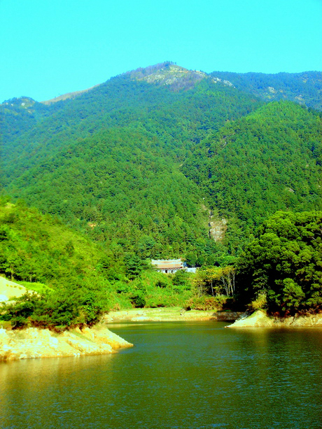 我的家乡仙游榜头镇泉山村宝泉古典家具工艺城的景点闽越王鸡仔城汉代