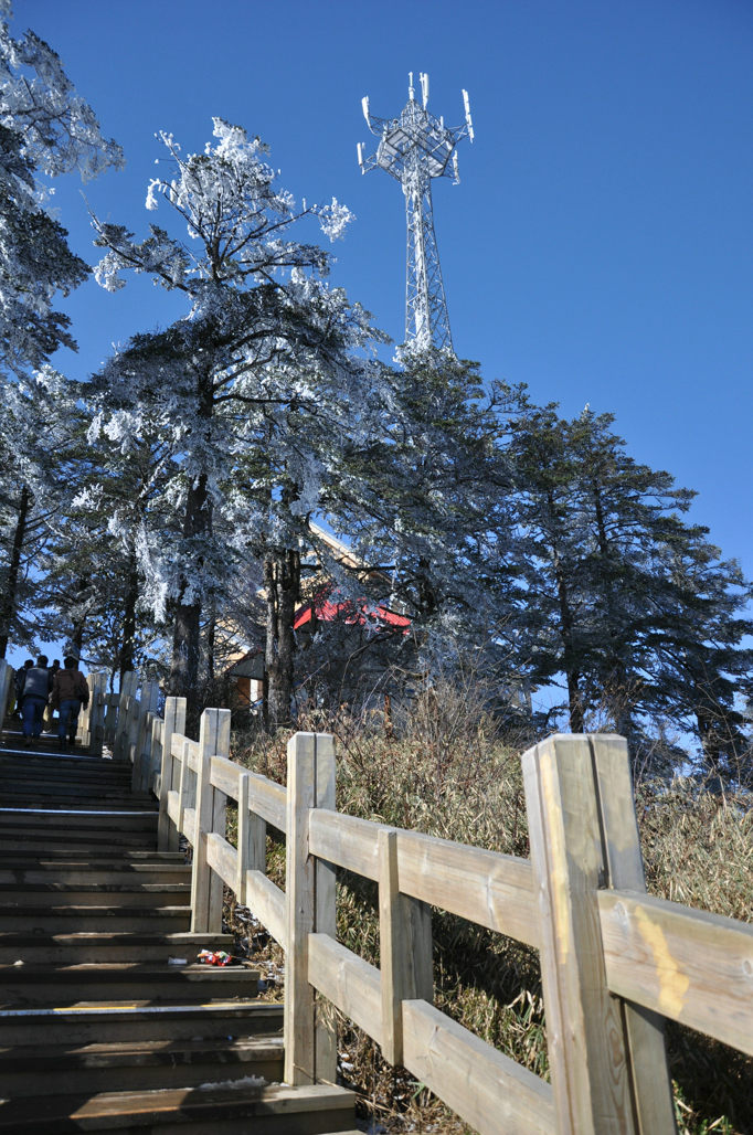 山雾难掩的蔚蓝西岭,西岭雪山自助游攻略 - 马蜂窝