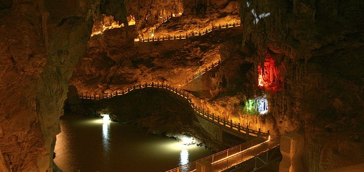 建水燕子洞风景区