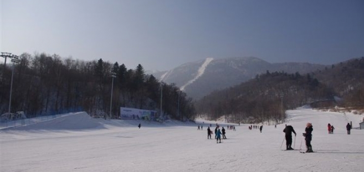 亚布力广电国际中心滑雪场