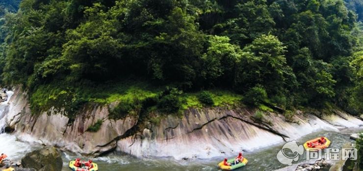 武功山万龙峡漂流