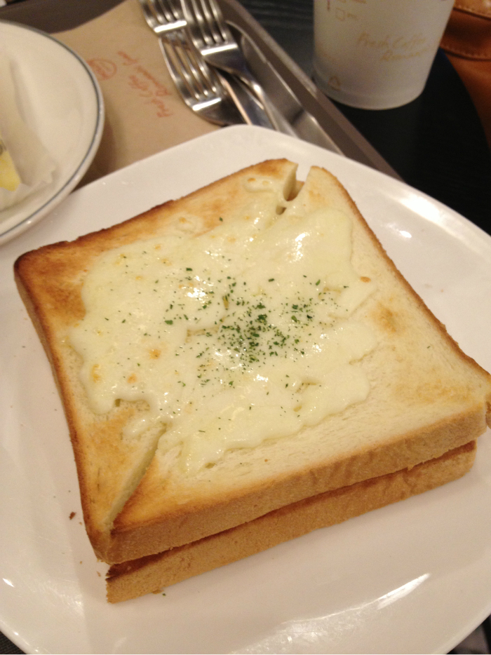 首尔美食-Holly's Coffee Jeongdong