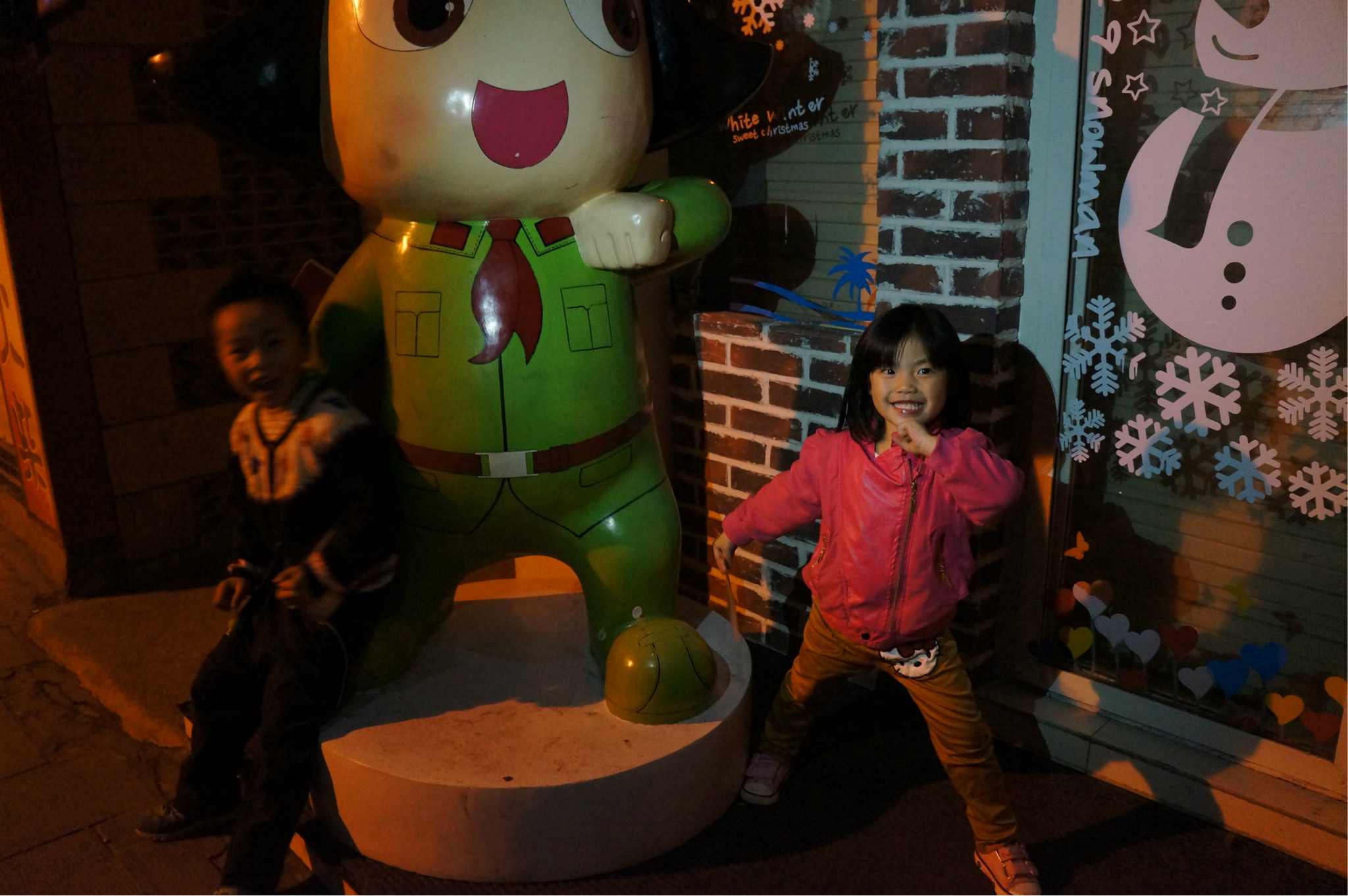 好吃海底世界,孩子們喜歡著名的娜娜旅館園博苑妹妹喜歡新娘子,求了張