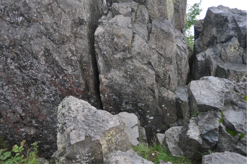 峨眉山花岗岩岩石特征图片