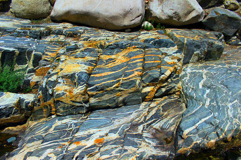 20130630流动的岩石泰山彩石溪