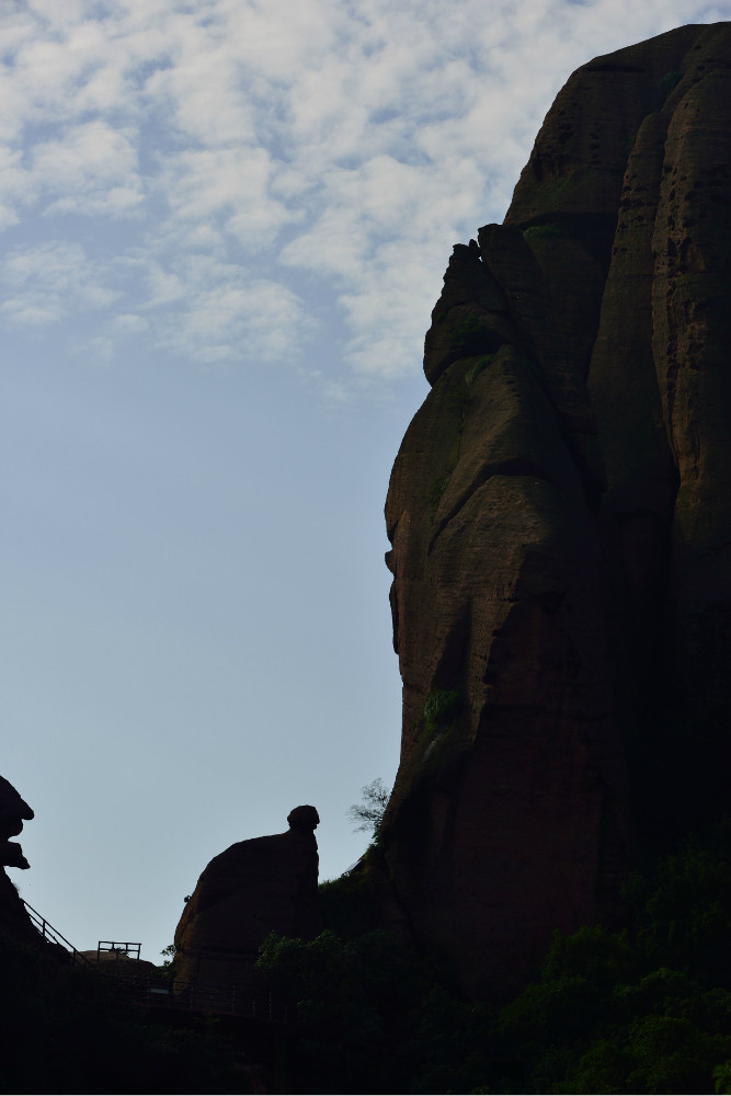 江西上饶龟峰--鬼斧神工的丹霞