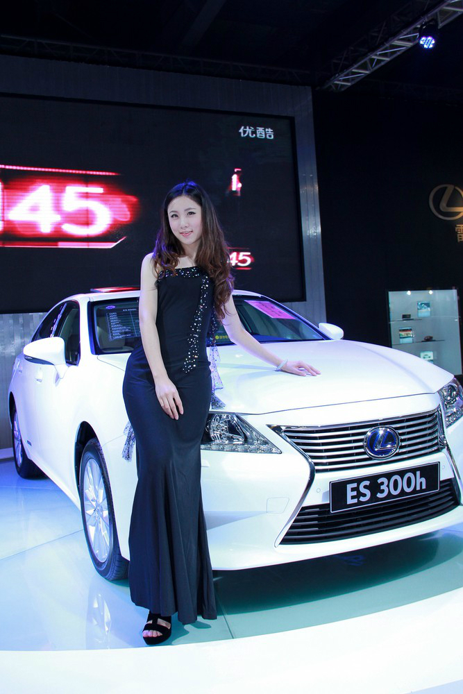 车展雷克萨斯车模小倩