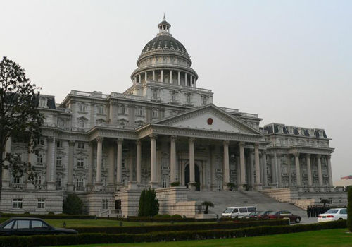 山寨美国白宫――上海市闵行区法院山寨版"水立方"重庆沙坪坝区一家