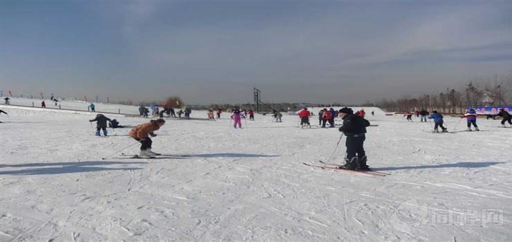 东海县湖西温泉滑雪场