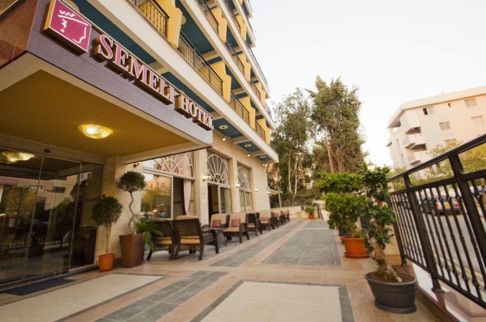 塞莫利酒店  Semeli Hotel