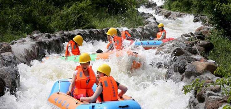 江苏盱眙玉皇山峡谷漂流水世界