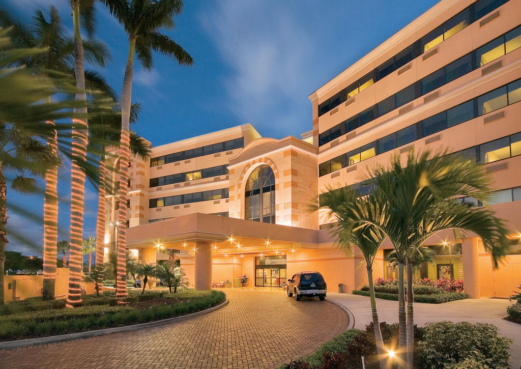 西棕榈滩机场希尔顿双树酒店 DoubleTree by Hilton West Palm Beach Airport