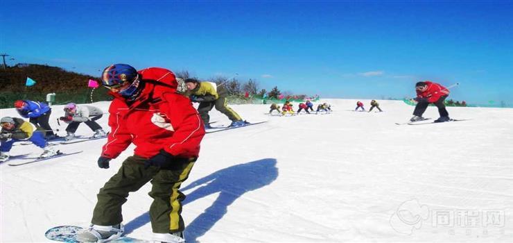 铭湖国际滑雪度假区