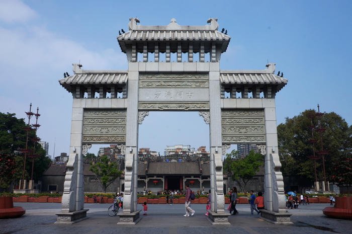 这次我们去了陈家祠  ,沙面  ,上下九(走到路口就撤退了),西关大屋