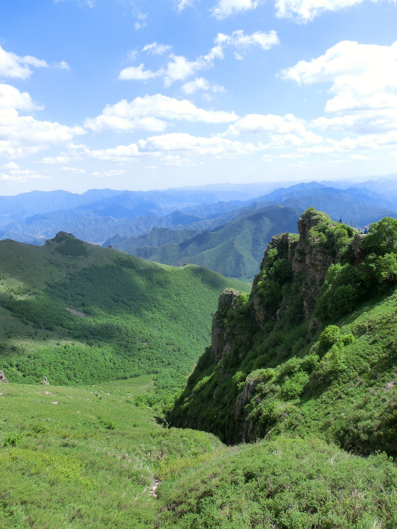北京第一高峰灵山海拔2303