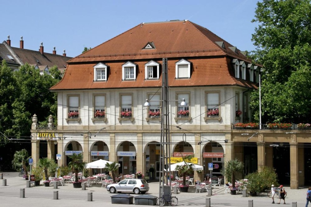 罗威蒂尔加滕酒店 - 咖啡餐厅酒吧 Hotel Am Tiergarten