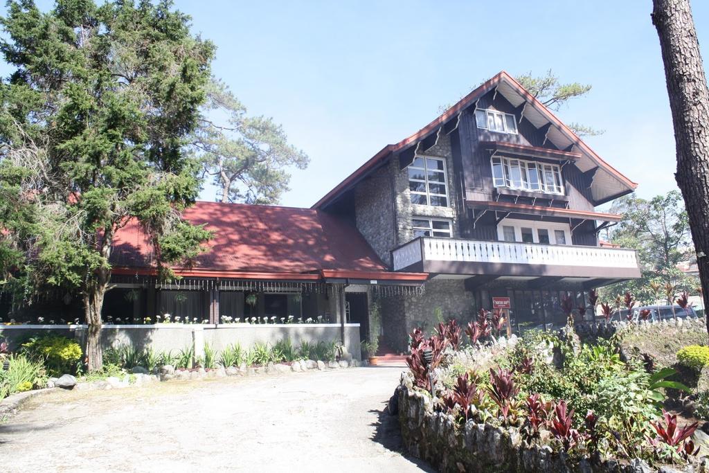 小木屋酒店 Log Cabin Hotel - Safari Lodge Baguio